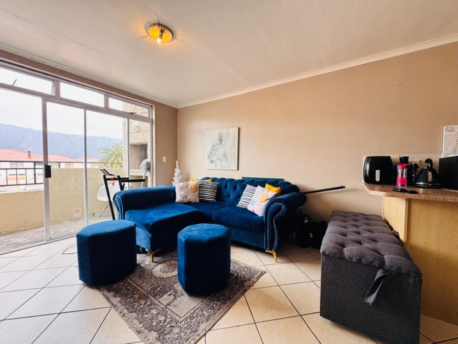 2 Bedroom Property for Sale in Whispering Pines Western Cape